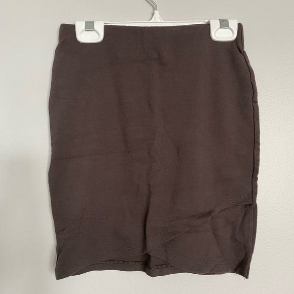 Aritzia Talula Skirt - Picture 2 of 4